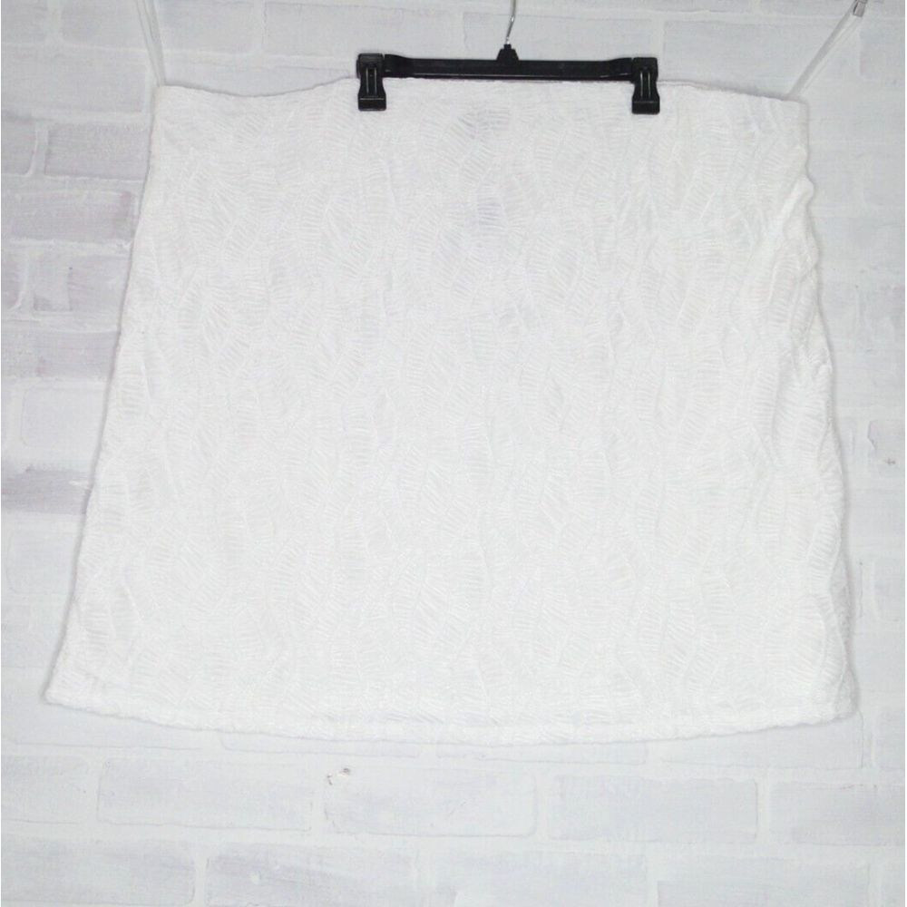 Torrid Sheer Texture Knit Tube Top Bright White 6 6X 30 New with tags